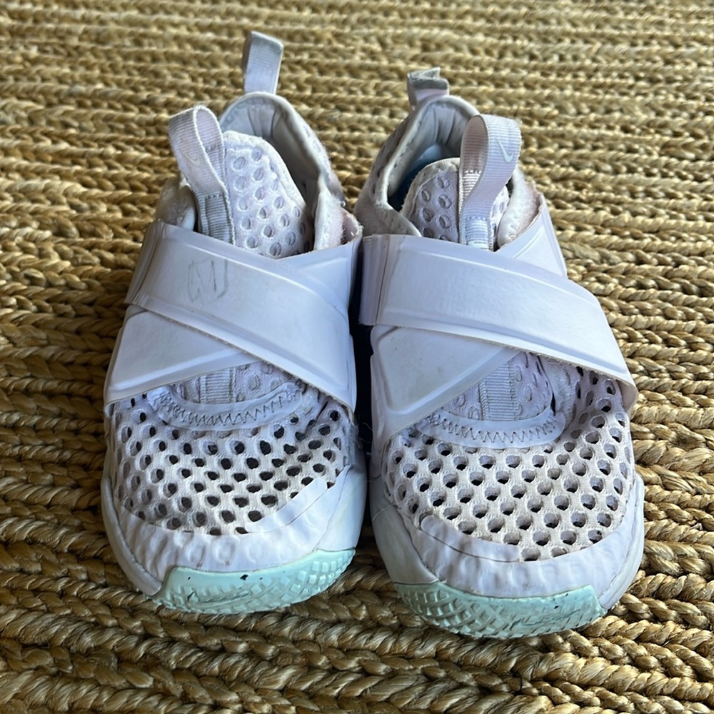 Nike Flyease Adaptive Sneakers